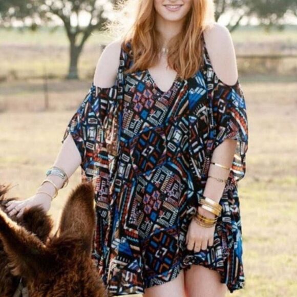 Show Me Your Mumu Geometric Print Cold Shoulder Tunic Kimono Blouse Size Small - Picture 1 of 10